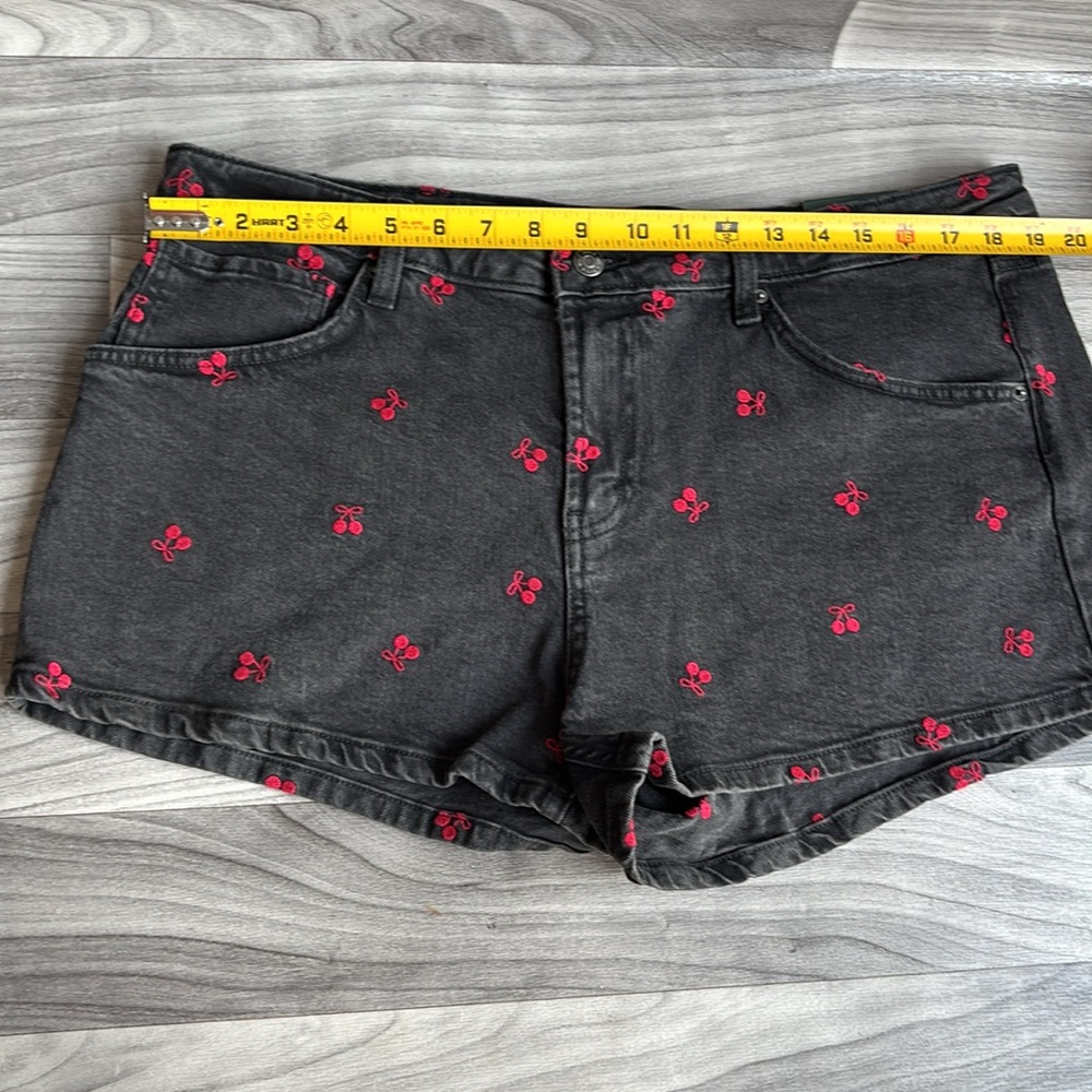 Wild Fable Black Jean Shorts with Red Embroidery - Picture 6 of 9